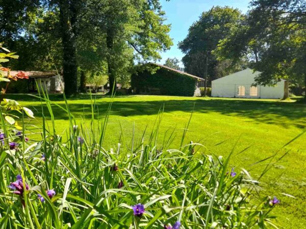 Catégorie de l'entreprise Lieu de réception Le Volcelest Le Volcelest DOMAINE MARIAGE